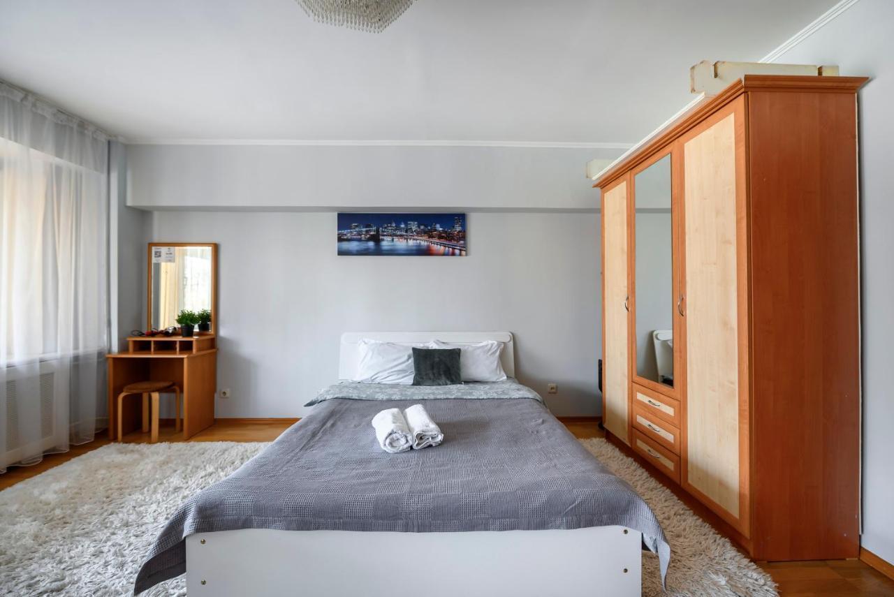 На Проспекте Ленина Apartman Almati Kültér fotó