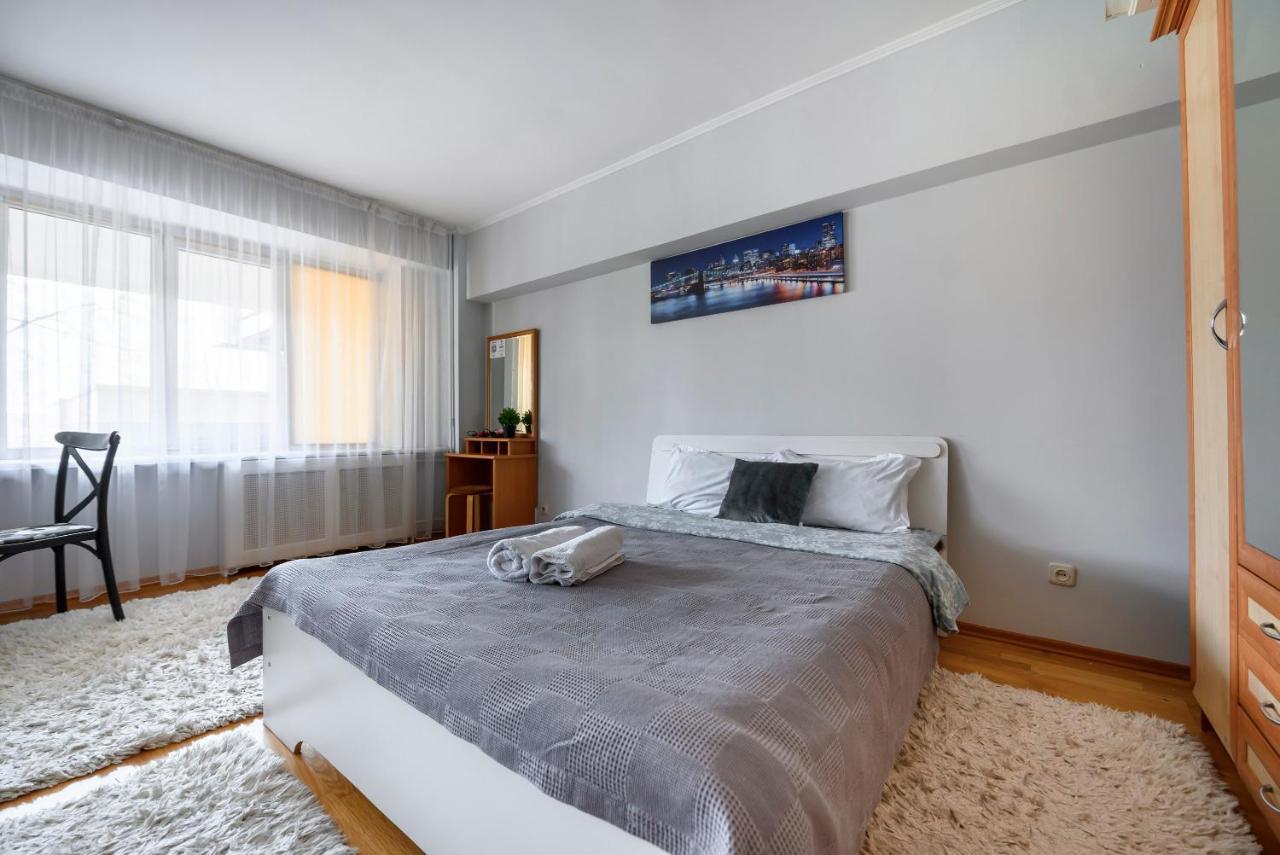 На Проспекте Ленина Apartman Almati Kültér fotó