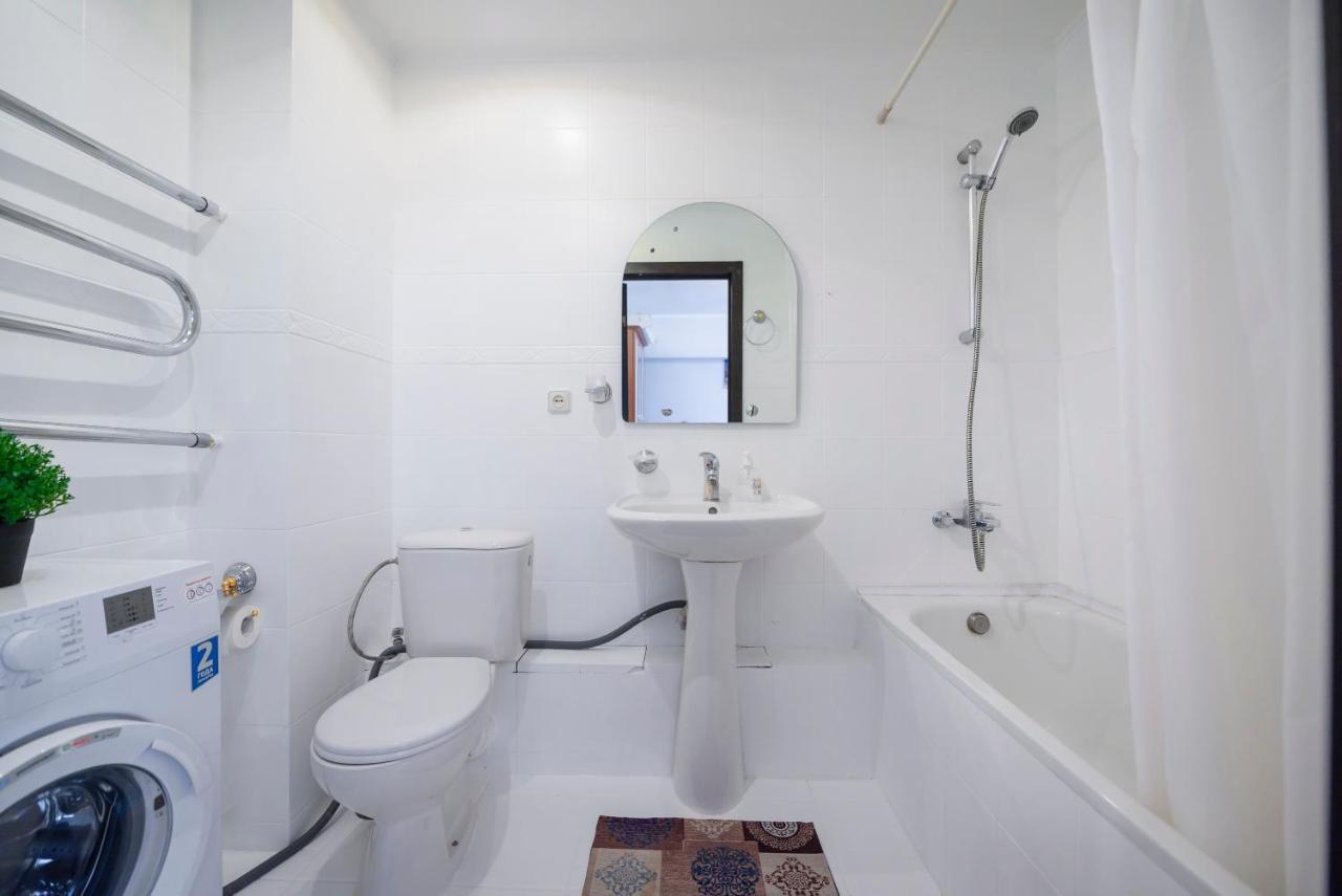 На Проспекте Ленина Apartman Almati Kültér fotó