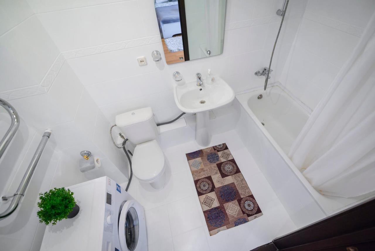 На Проспекте Ленина Apartman Almati Kültér fotó
