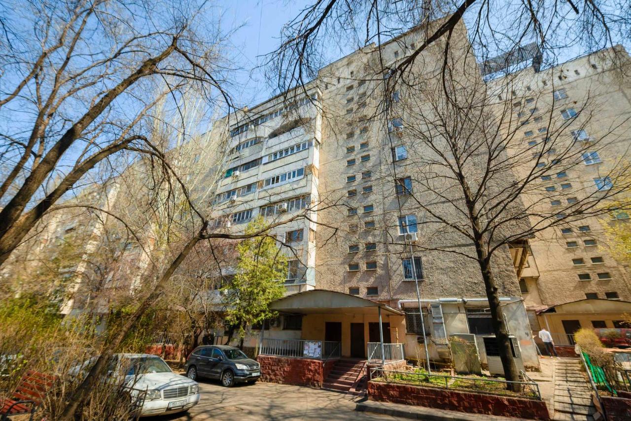 На Проспекте Ленина Apartman Almati Kültér fotó